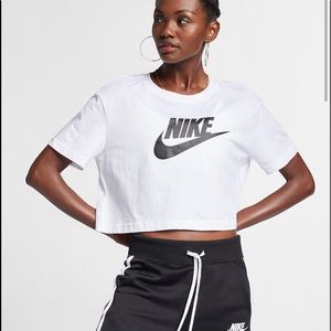 Nike Cropped T-Shirt